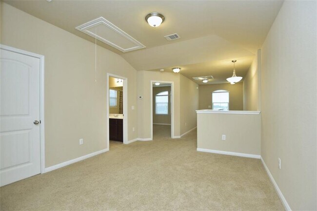 Building Photo - 517 Katmai Cir
