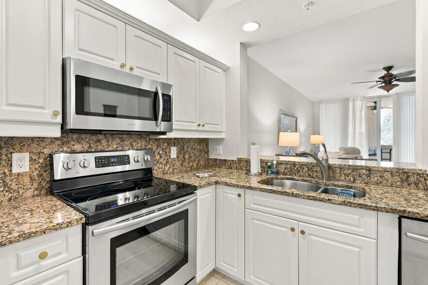 Building Photo - 401 Bayfront Pl