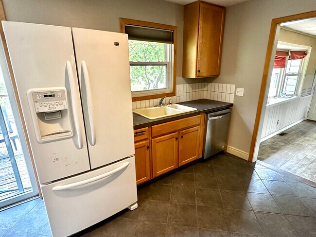 Building Photo - 6962 Adaside Dr SE