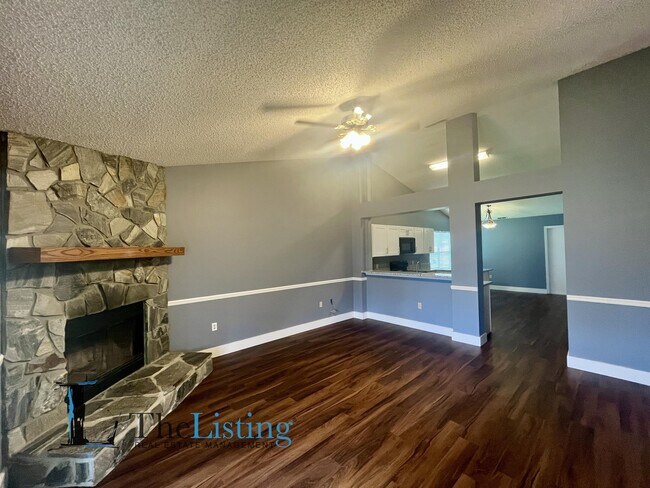 Building Photo - 444 Long Pine Dr
