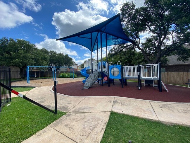 Building Photo - 27039 Trinity Bend
