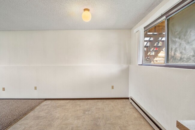 Building Photo - 10512 E Augusta Ave