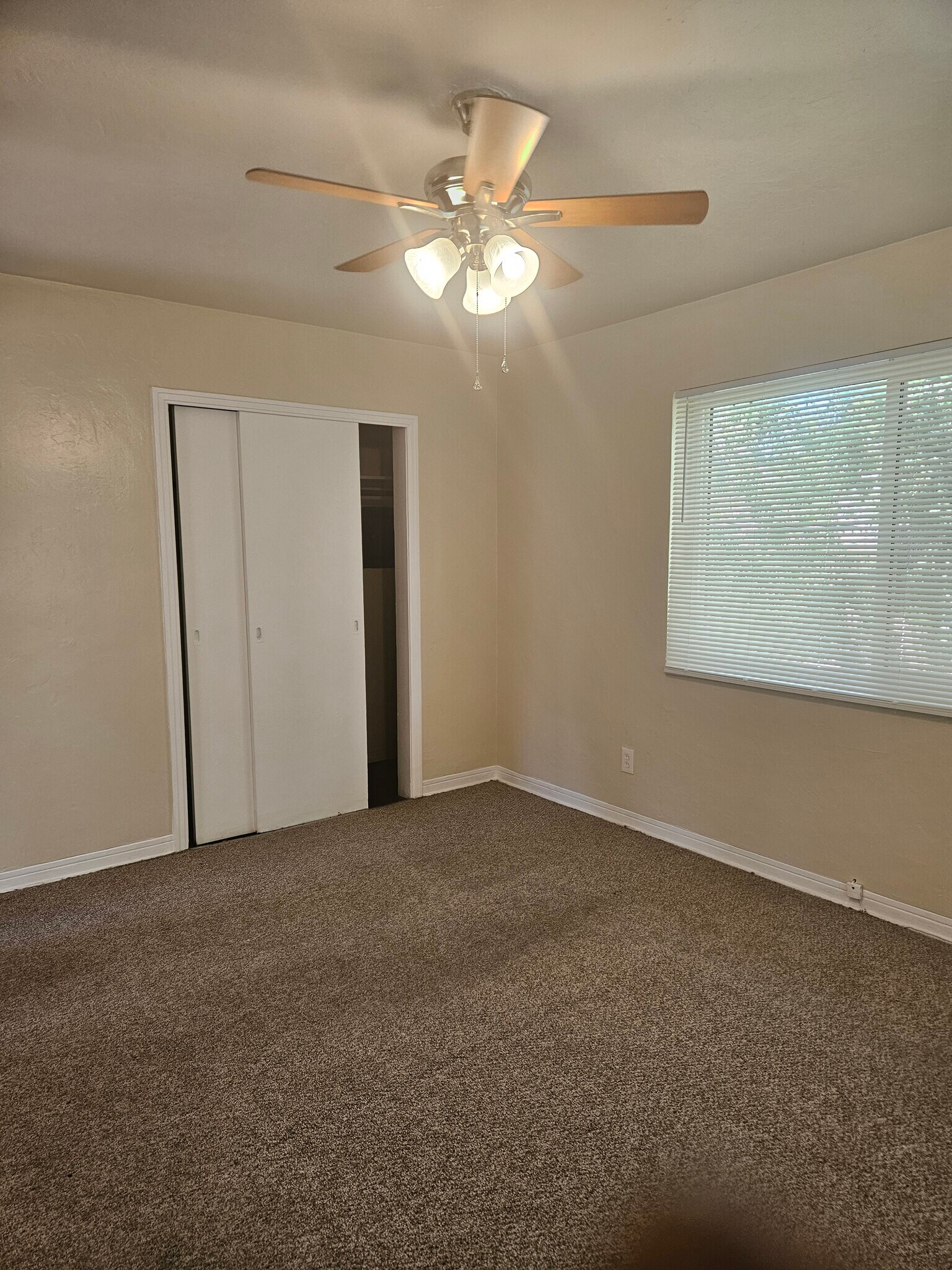 Bedroom - 885 Paris Ave S