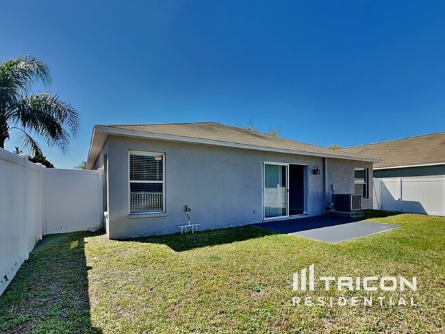 Building Photo - 30843 Birdhouse Dr