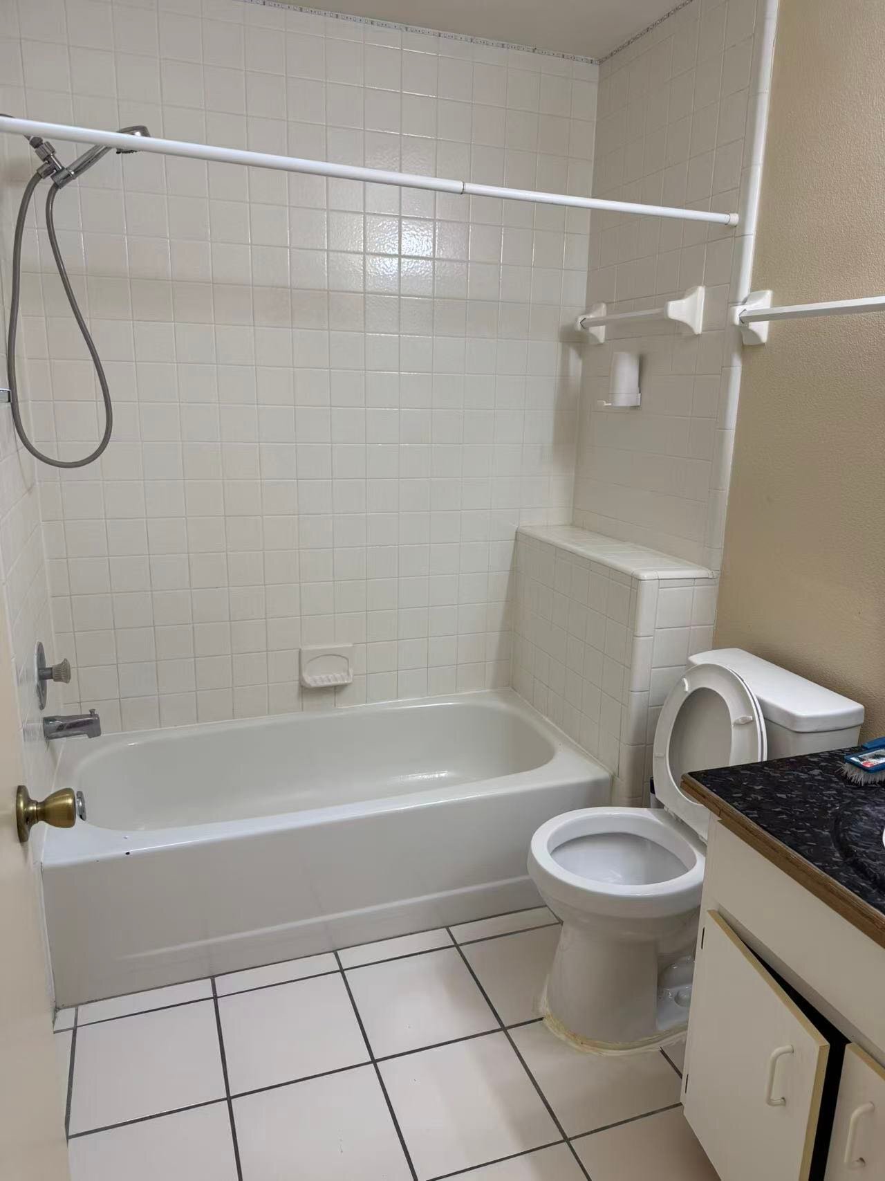 Building Photo - 4370 Sandhurst Dr