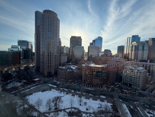 Building Photo - 65 E India Row