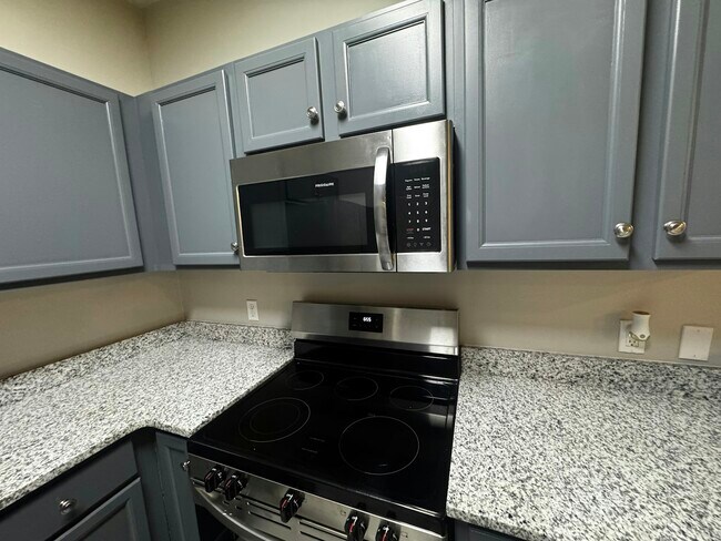 Building Photo - 2408 Escambia Dr