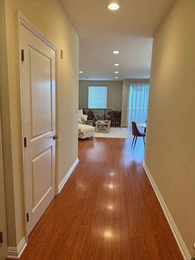 Building Photo - 1845 Beloit Ave