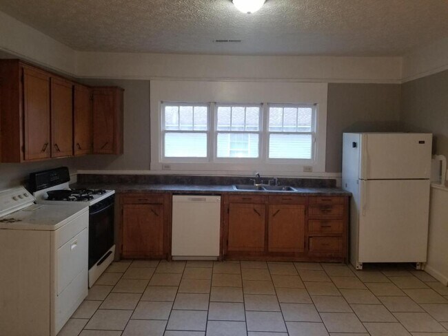Building Photo - 415 3rd Street