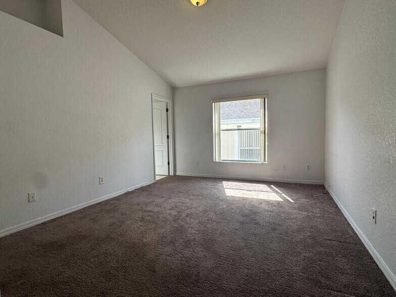 Building Photo - 1536 N Hampton Dr