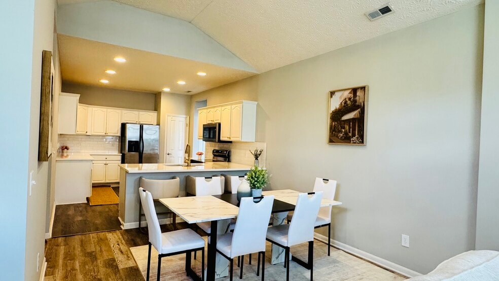 Building Photo - 6214 Brickside Dr
