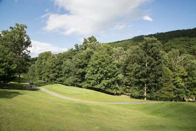 Building Photo - 223 Turkey Dr