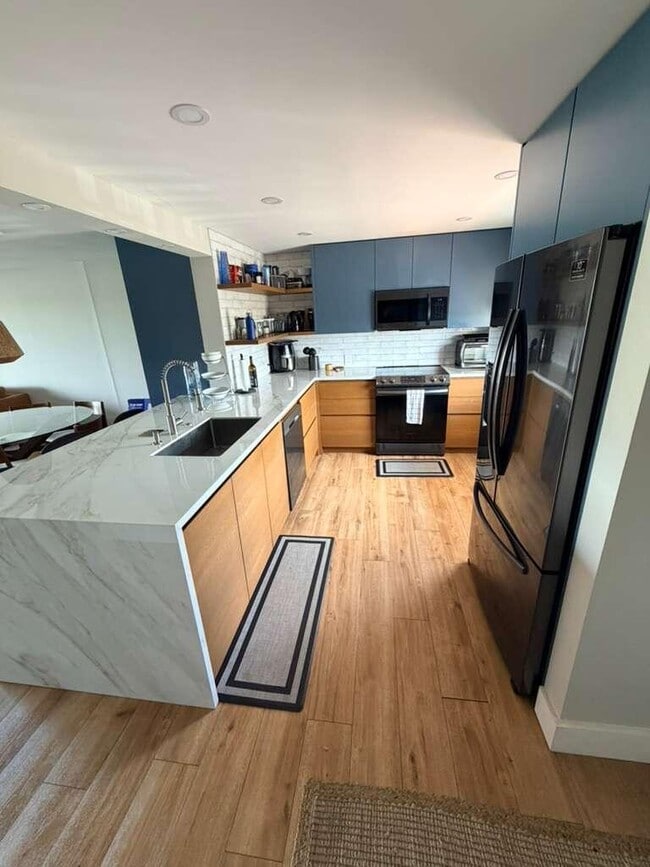 Building Photo - 301 SE 3rd St