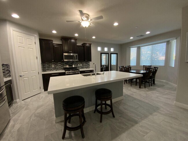 Building Photo - 799 Flowing Meadow Dr