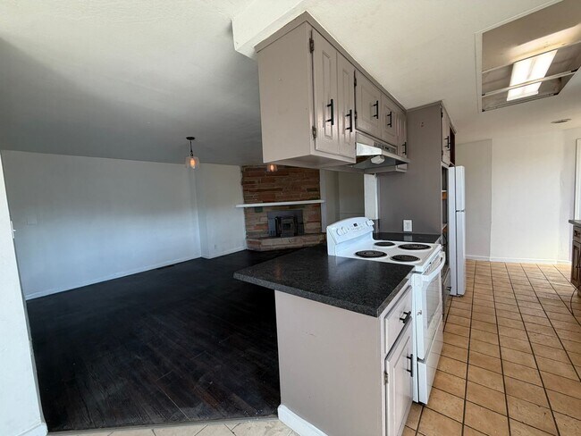 Building Photo - Spacious 4-Bedroom Home on Expansive Lot in the Outskirts of Elk Grove- MORE PHOTOS TO COME!