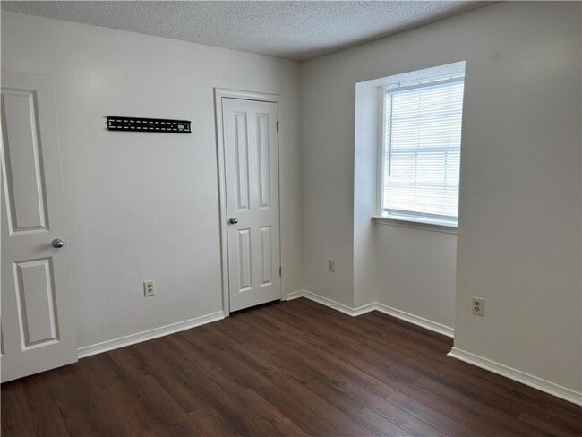 Building Photo - 59 Carriage Ln