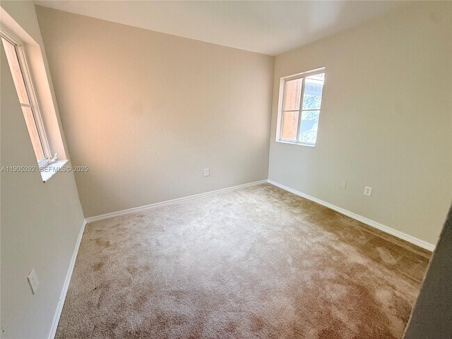 Building Photo - 656 SW 11th St