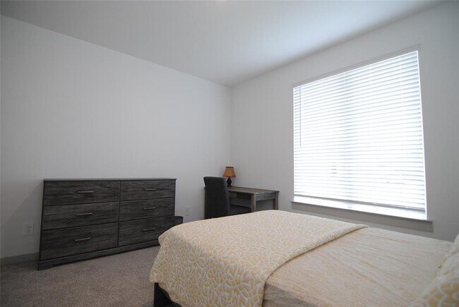 Building Photo - 29207 Pikes Peak Dr