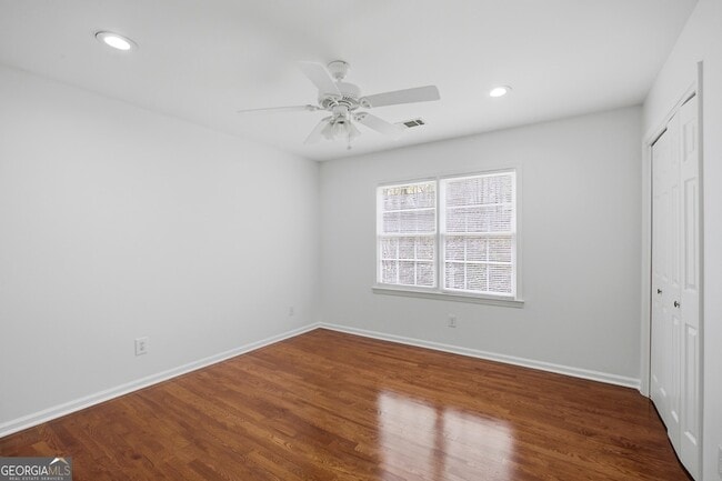 Building Photo - 3303 Greencastle Chase NE