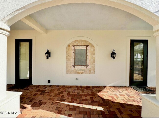 Building Photo - 5090 Riverside Dr