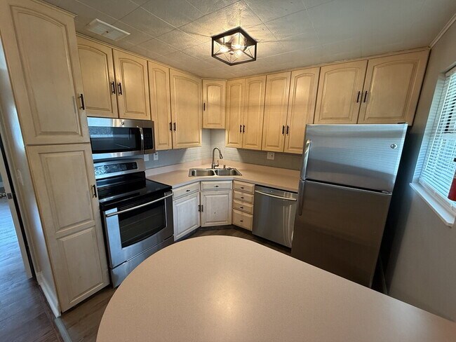 Building Photo - 8862 Zodiac Dr