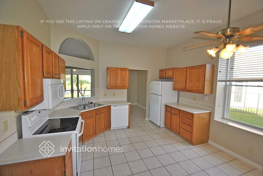 Building Photo - 3754 Woods Walk Blvd