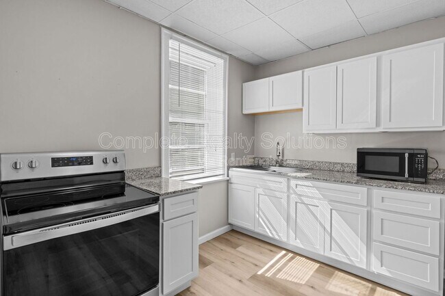 Building Photo - 5300 Bancroft Ave
