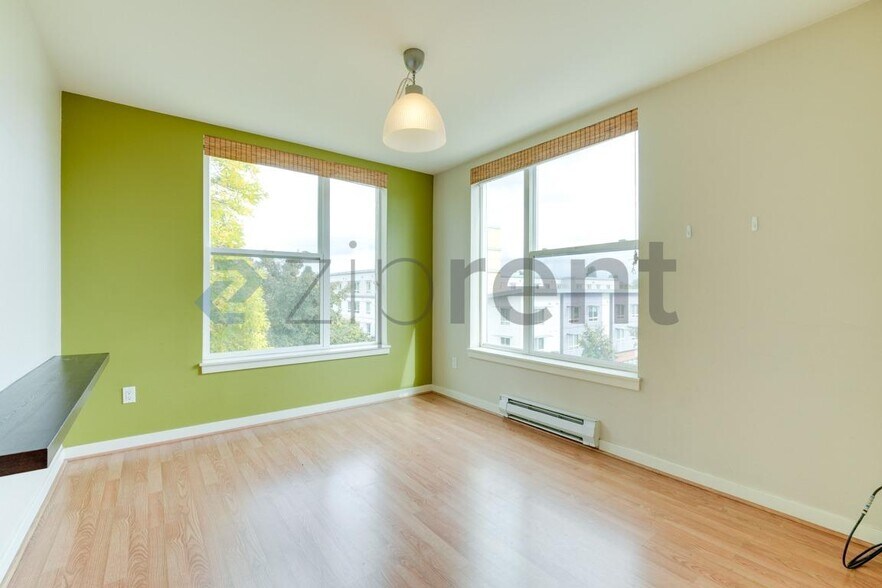 Building Photo - Unit 501