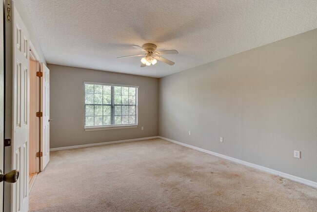 Building Photo - 209 Tarracina Way