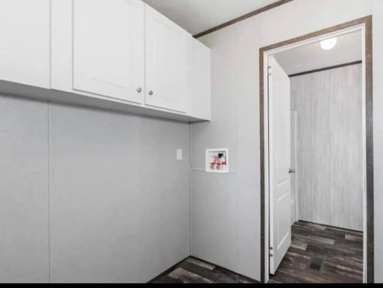 Building Photo - 1033 MS-182