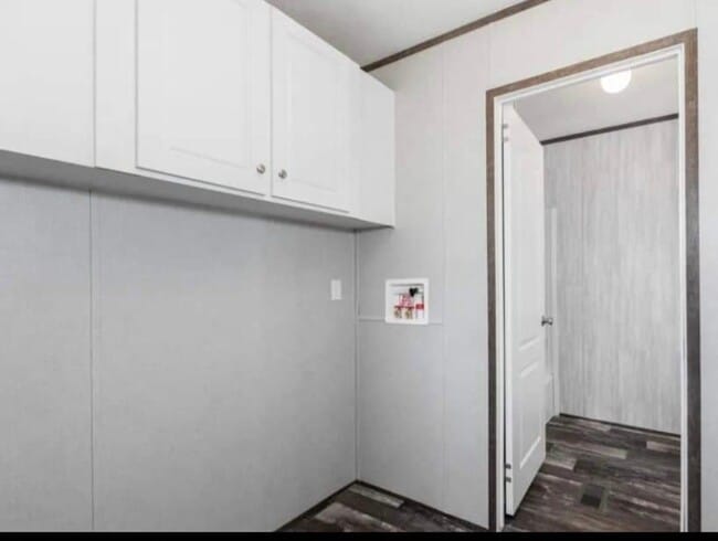 Building Photo - 1033 MS-182