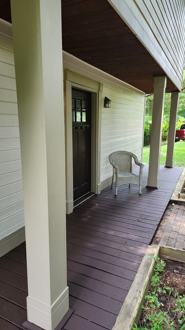 Front Porch - 111 Ferndale Ave
