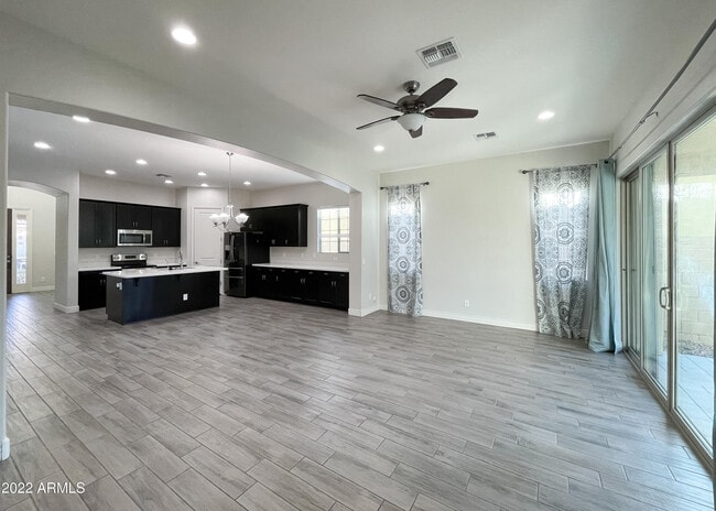Building Photo - 2902 E Ebony Dr