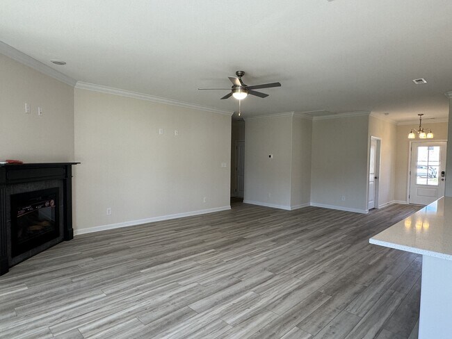 Building Photo - 360 Piedmont Ct