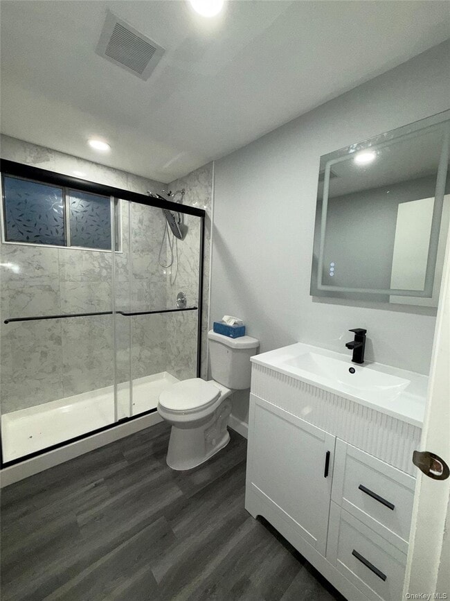 Building Photo - 227 N Walnut St