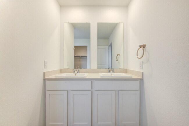 Building Photo - 40650 Balsam Run Ln