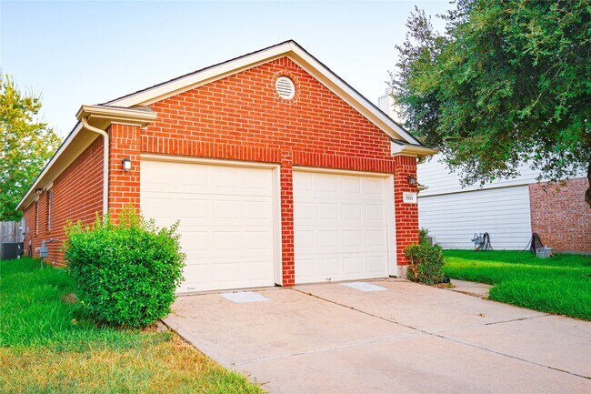 Building Photo - 3111 Myrtle Ranch Dr