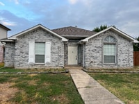 Building Photo - 2212 Waterway Dr