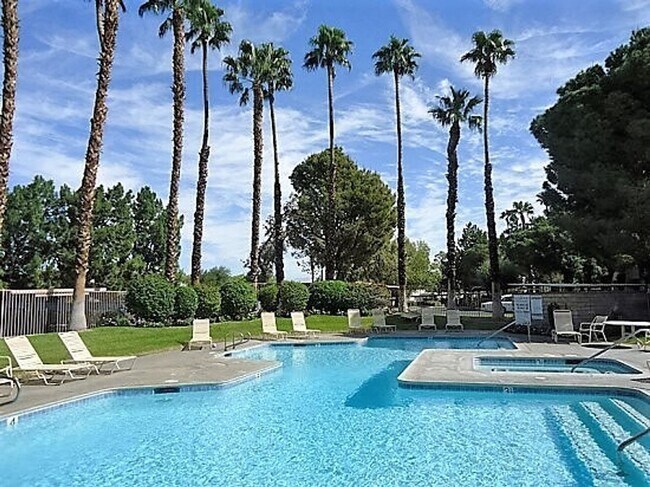 Building Photo - **Charming Unfurnished Condo in Palm Sprin...