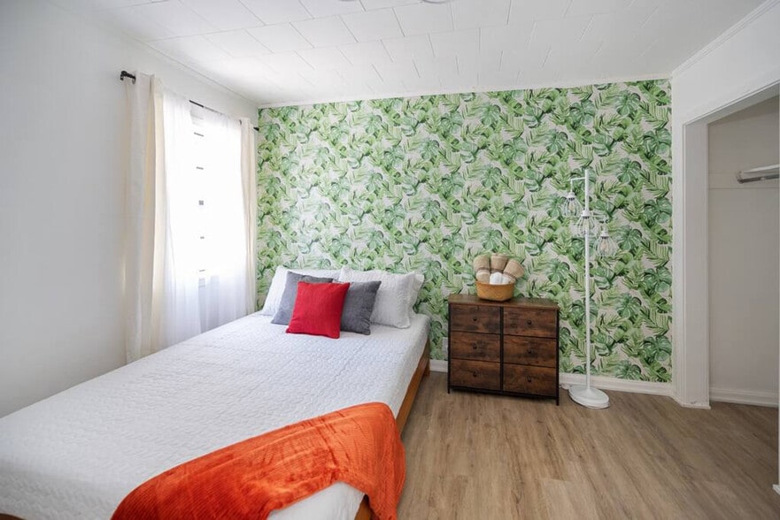 Building Photo - 2001 N 61st Ave