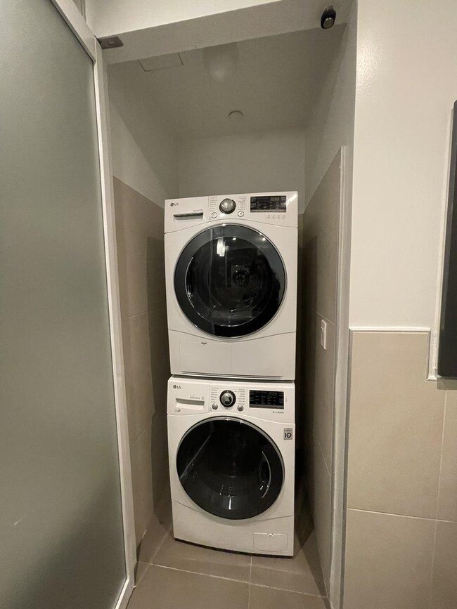 Building Photo - 1 bedroom in New York NY 10018