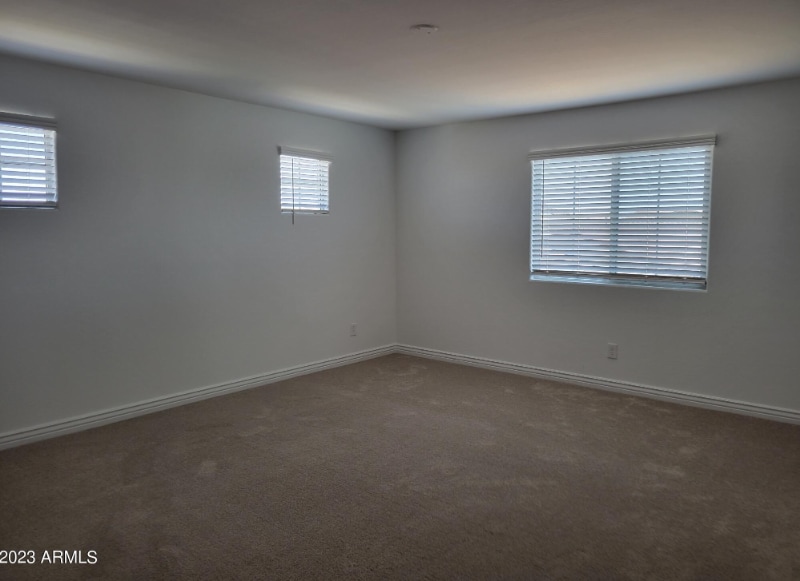 Building Photo - 10945 E Thunderbolt Ave