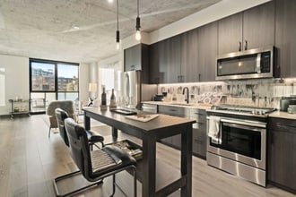 Building Photo - 179 N Ada St