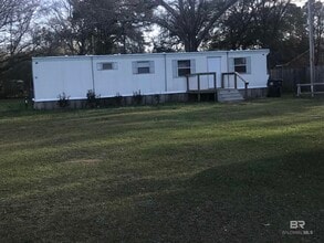 Building Photo - 20370 US-90