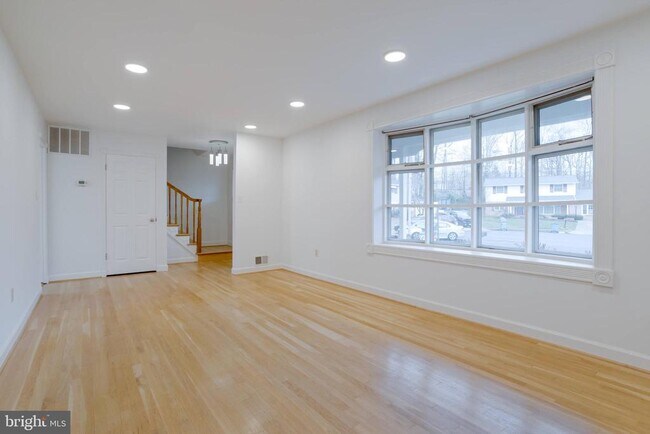 Building Photo - 8122 Truro Ct