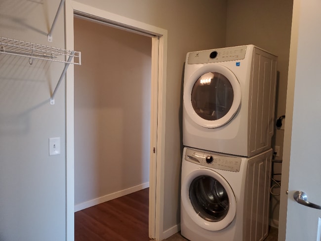 Building Photo - 2180 State Hwy 13