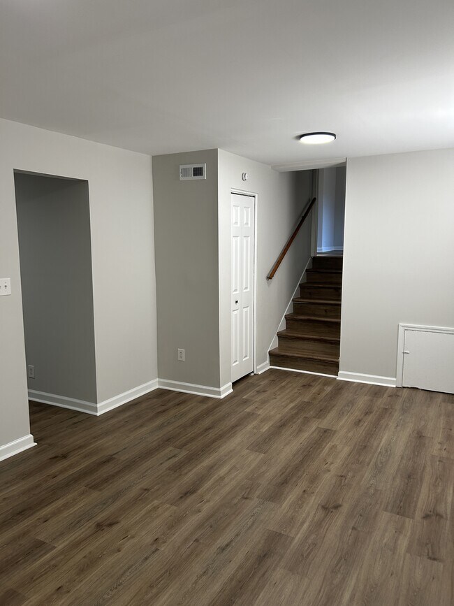 Building Photo - 702 62nd Ave N