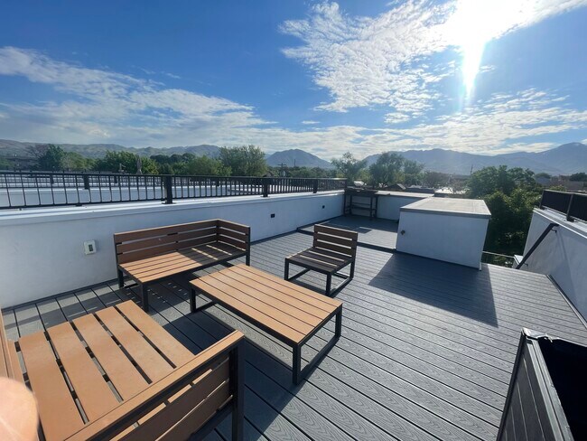 Building Photo - 433 E 2100 S