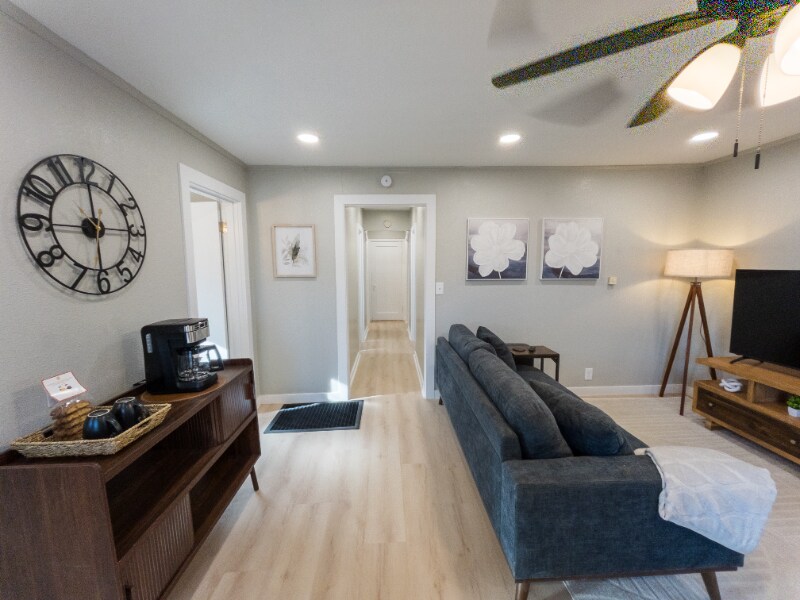 Building Photo - 1010 California Ave