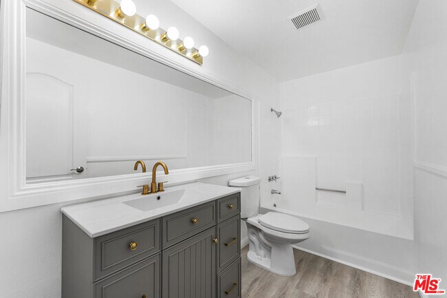 Building Photo - 37105 Zinnia St